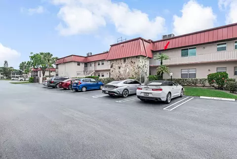 12022 W Greenway Dr #204, Royal Palm Beach, FL 33411