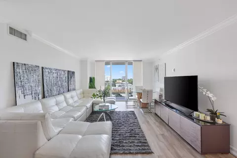 99 SE Mizner Blvd #609, Boca Raton, FL 33432