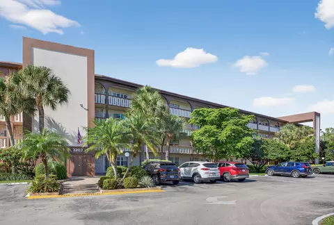 3203 Portofino Pt #L4, Coconut Creek, FL 33066