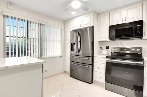 4701 Martinique Dr #K3, Coconut Creek, FL 33066