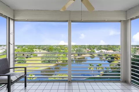 3499 Oaks Way #806, Pompano Beach, FL 33069
