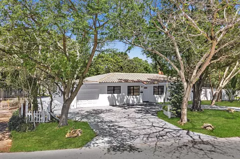 835 NE 16th St, Fort Lauderdale, FL 33304