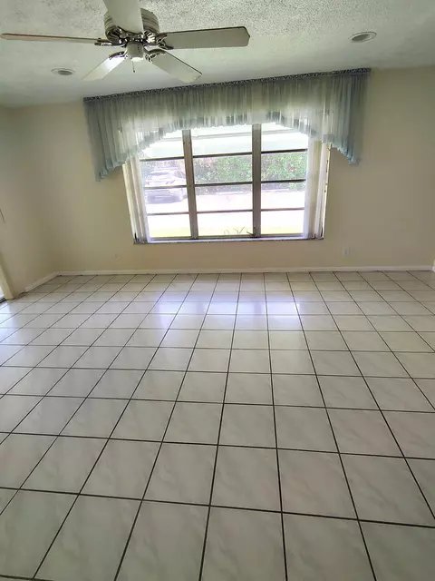 380 High Point Blvd #A, Delray Beach, FL 33445