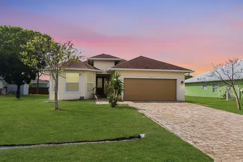 930 SW Versailles Ave, Port Saint Lucie, FL 34953