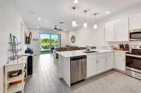 7017 Peters Ln, Delray Beach, FL 33446