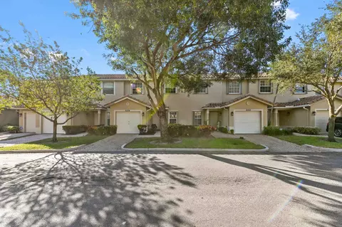 6374 Park Lake Cir #6374, Boynton Beach, FL 33437