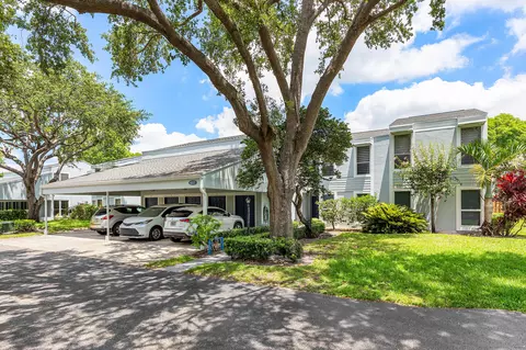 6157 Old Court Rd #225, Boca Raton, FL 33433