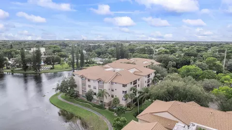 4400 NW 30th St #328, Coconut Creek, FL 33066