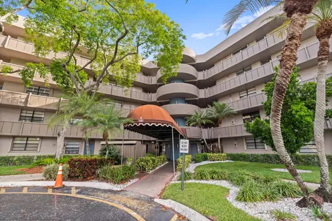 1001 Colony Point Cir, Pembroke Pines, FL 33026