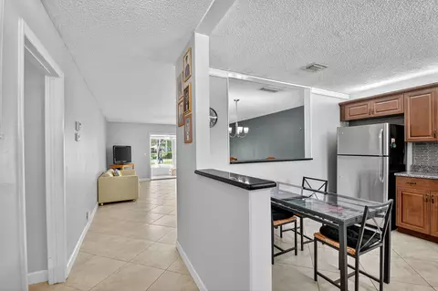 165 Amherst Ln, Lake Worth, FL 33467