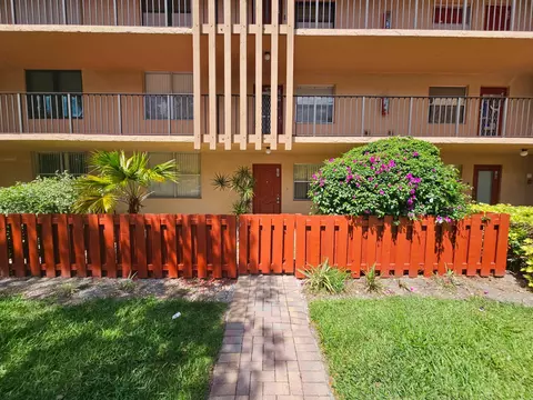 7431 NW 1st St #107, Margate, FL 33063