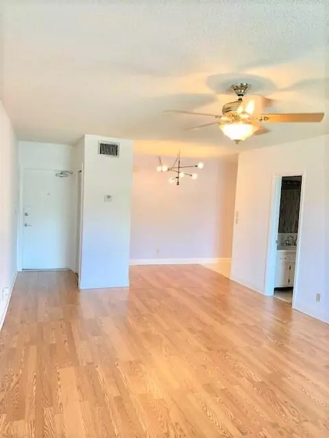2426 SE 17th St #307A, Fort Lauderdale, FL 33316
