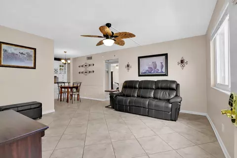 6263 NE 19th Ave #1011, Fort Lauderdale, FL 33308