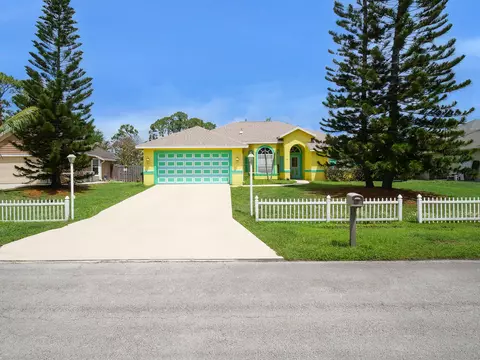 1881 SW Buttercup Ave, Port Saint Lucie, FL 34953