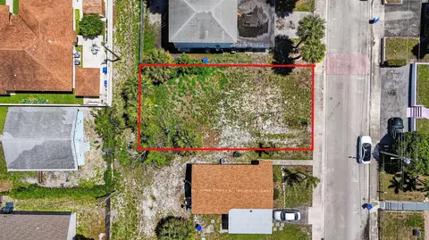 1204 W 35th St, Riviera Beach, FL 33404