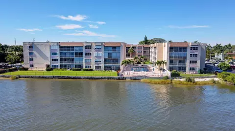 1516 S Lakeside Dr # 110, Lake Worth Beach, FL 33460