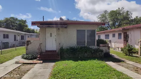 750 NW 52nd St, Miami, FL 33127