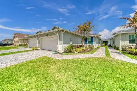 1920 SE Crosswood Way, Port Saint Lucie, FL 34984
