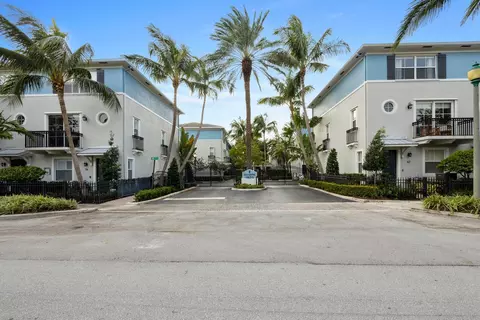 58 Atlantic Grove Way, Delray Beach, FL 33444