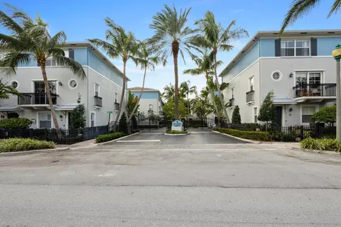 58 Atlantic Grove Way, Delray Beach, FL 33444