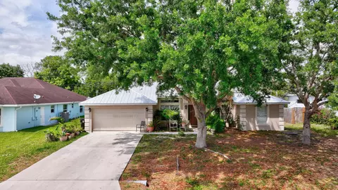 1525 SW Falmouth Ave, Port Saint Lucie, FL 34953