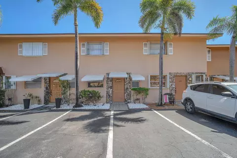 450 SE 7th St, Dania Beach, FL 33004