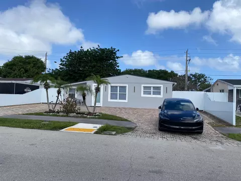 112 E Browning Dr, West Palm Beach, FL 33406