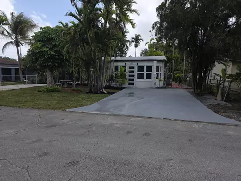 554 NW 102nd St, Miami, FL 33150