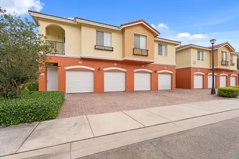 42 SE Sedona Cir #201, Stuart, FL 34994