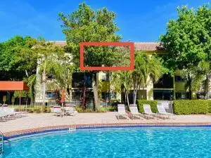257 S Cypress Rd #443, Pompano Beach, FL 33060