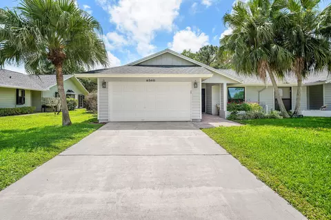8560 SEaglewood Way, Hobe Sound, FL 33455