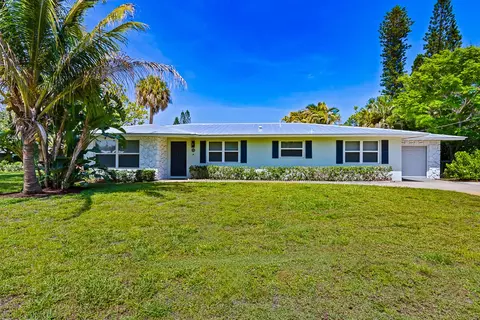 381 SEdgewood Dr, Stuart, FL 34996