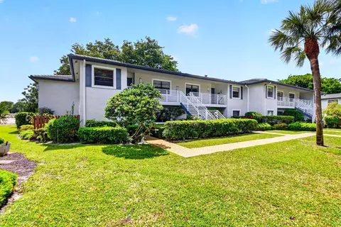 10 Southport Ln #A, Boynton Beach, FL 33436