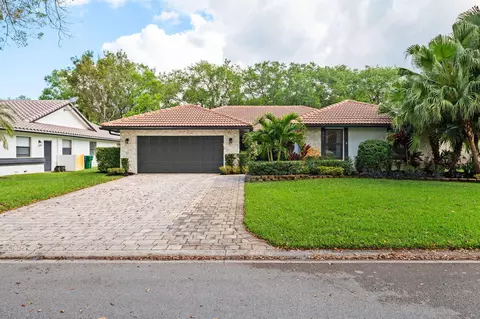 9077 NW 49th Pl, Coral Springs, FL 33067