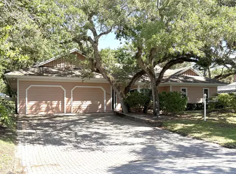 1027 Mangrove Ln, Vero Beach, FL 32963