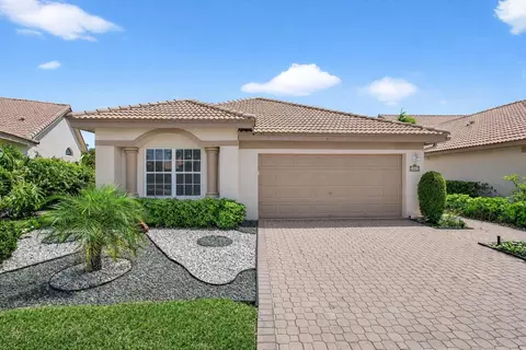8864 Shoal Creek Ln, Boynton Beach, FL 33472