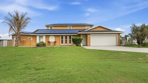2301 SW Barber Ln, Port Saint Lucie, FL 34984