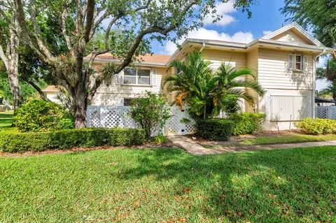 8142 Bridgewater Ct, Lake Clarke Shores, FL 33406