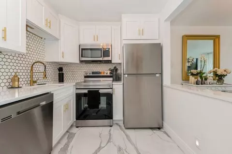 1830 Embassy Dr #503, West Palm Beach, FL 33401