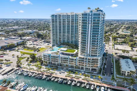 220 Lake Shore Dr #1121, Lake Park, FL 33403