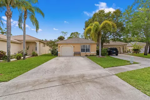 121 Prestige Dr, Royal Palm Beach, FL 33411