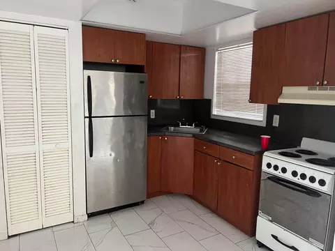 101 NE 41st St #E87, Oakland Park, FL 33334