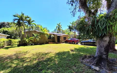 1060 NE 122nd St, North Miami, FL 33161