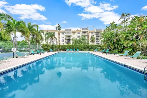 6190 Woodlands Blvd #311, Tamarac, FL 33319