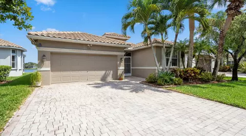 9365 Vercelli St, Lake Worth, FL 33467