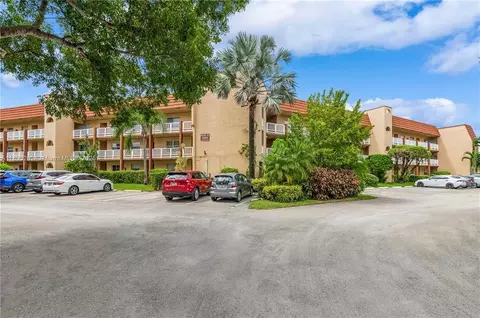 9301 Sunrise Lakes Blvd, Sunrise, FL 33322