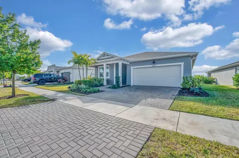 10142 SW Orana Dr, Port Saint Lucie, FL 34987