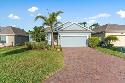 368 Sandcrest Cir, Sebastian, FL 32958