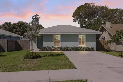3121 Pinewood Ave, West Palm Beach, FL 33407