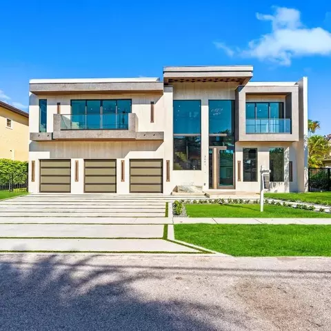 2441 NE 48th Ct, Lighthouse Point, FL 33064